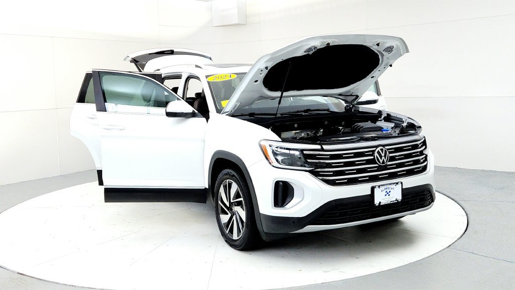 Used 2024 Volkswagen Atlas SEL AWD/4WD image 9