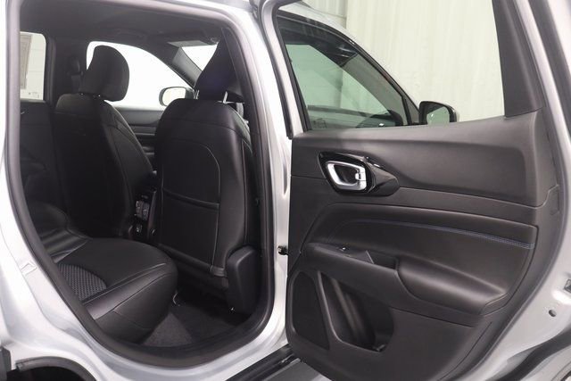 New 2026 Jeep Compass Latitude image 16