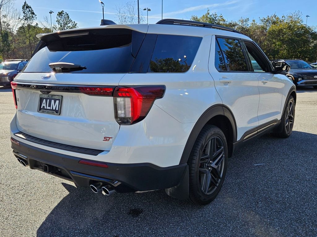Used 2025 Ford Explorer ST image 13