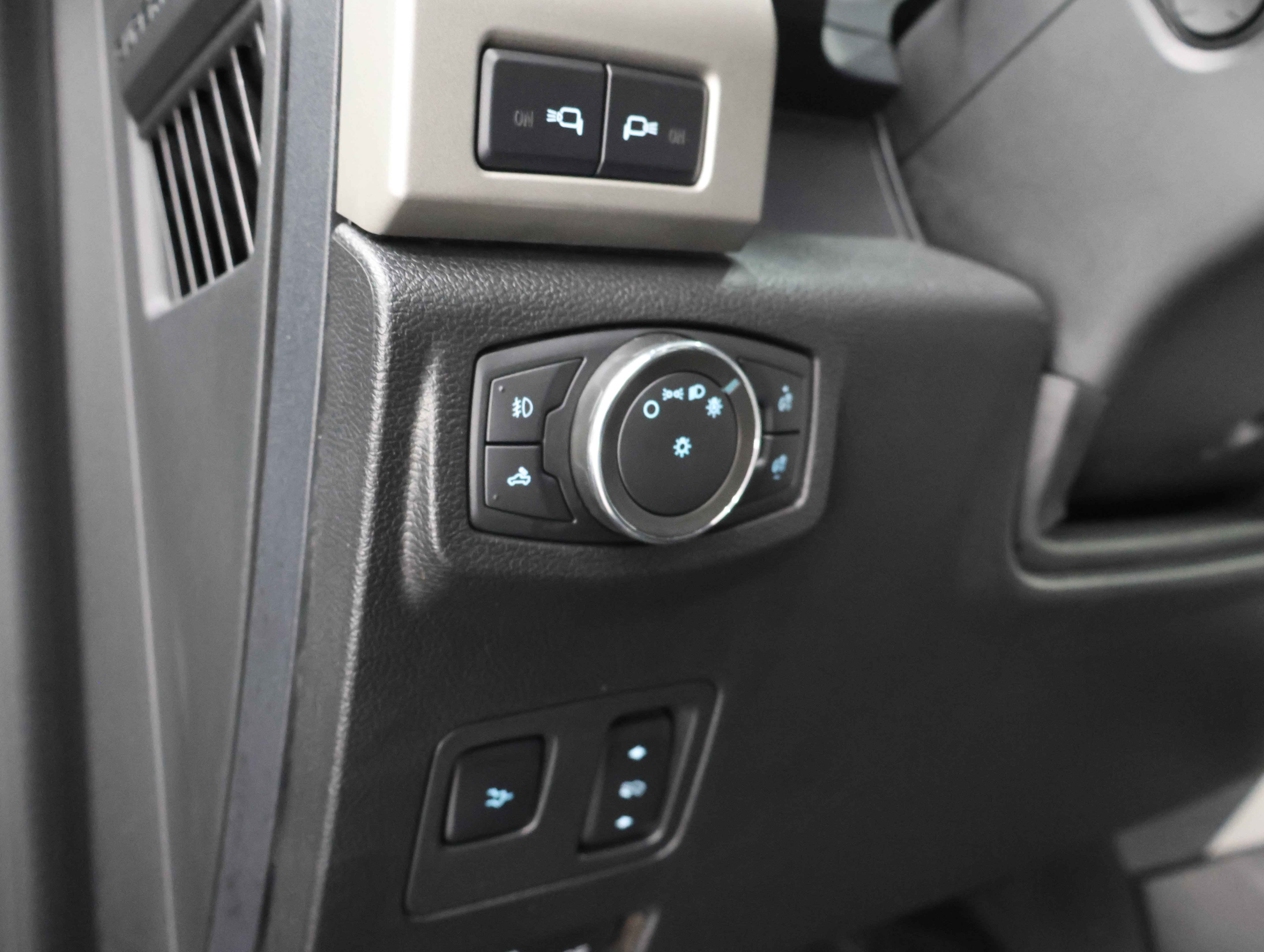 Used 2021 Ford F250 Lariat AWD/4WD image 45