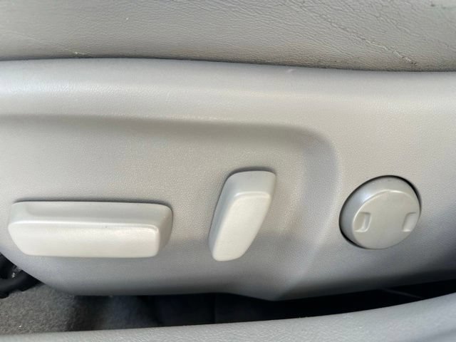 Used 2012 Toyota Camry XLE FWD image 23