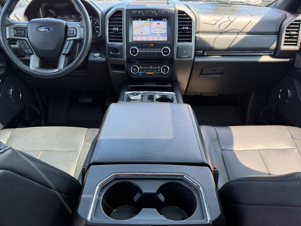 Used 2018 Ford Expedition XLT w/ Equipment Group 202A AWD/4WD image 14