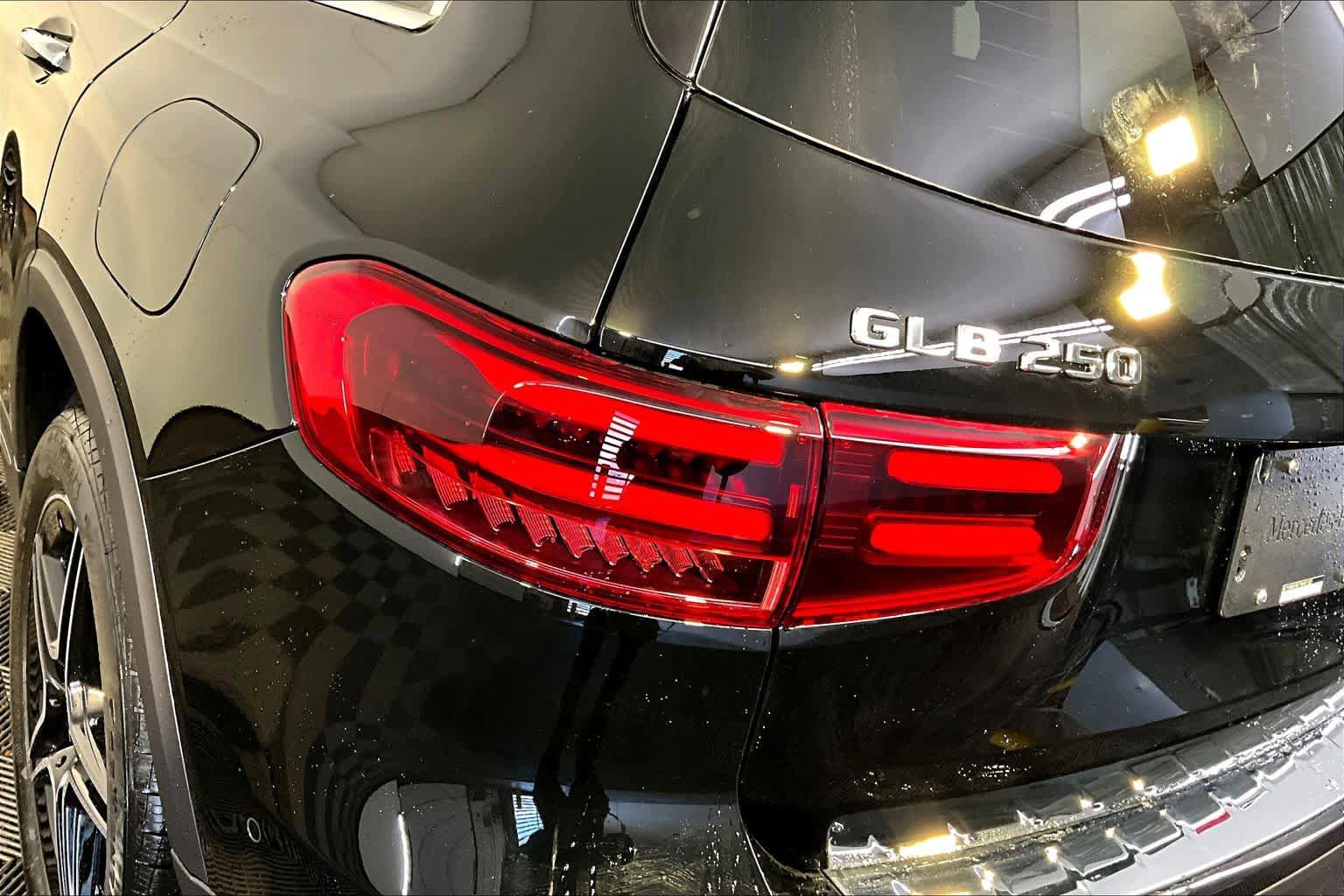 New 2026 Mercedes-Benz GLB 250 4MATIC image 5