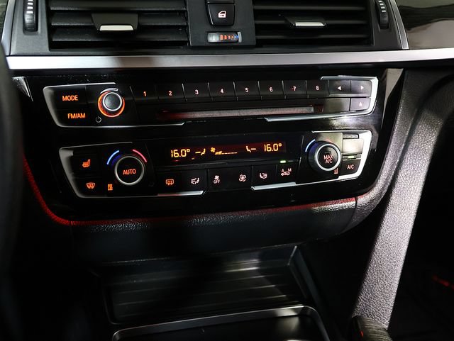 Used 2018 BMW 320i xDrive Sedan w/ Convenience Package AWD/4WD image 21