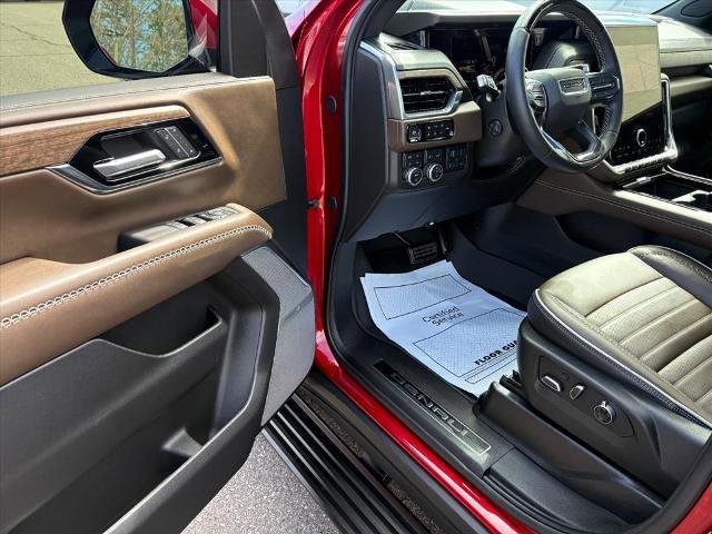 Certified 2025 GMC Yukon Denali Ultimate AWD/4WD image 12