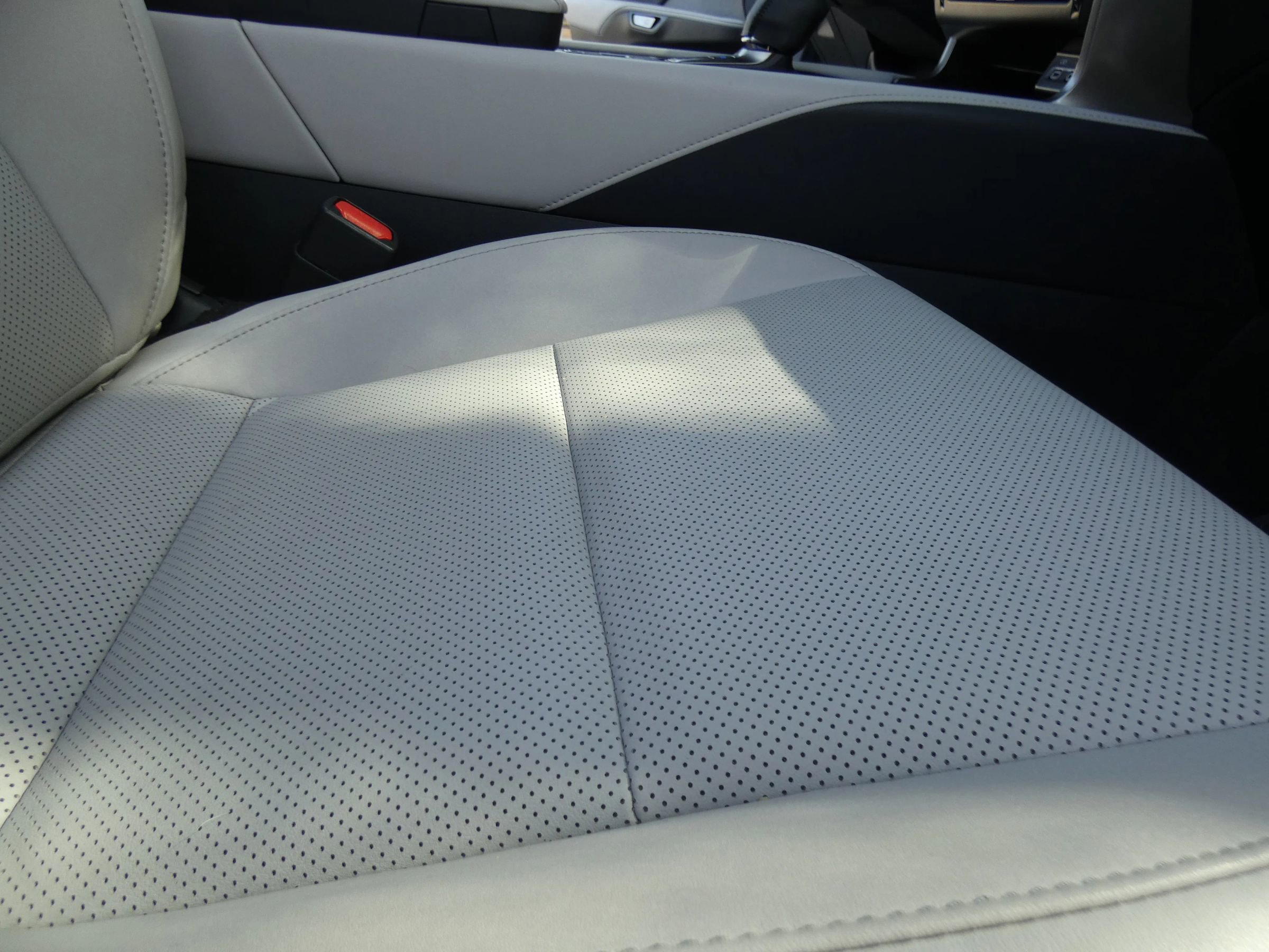 Used 2023 Lexus RX 350 Premium w/ Accessory Package (Z1) image 33