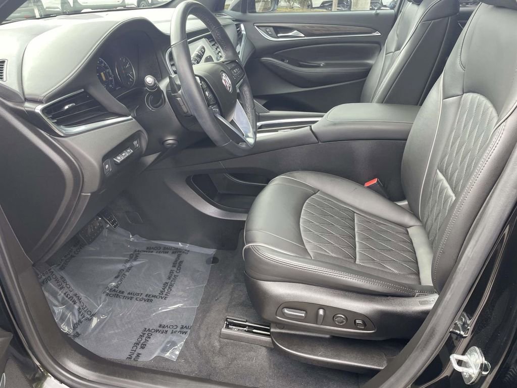 Used 2023 Buick Enclave Avenir w/ Avenir Technology Package FWD image 19