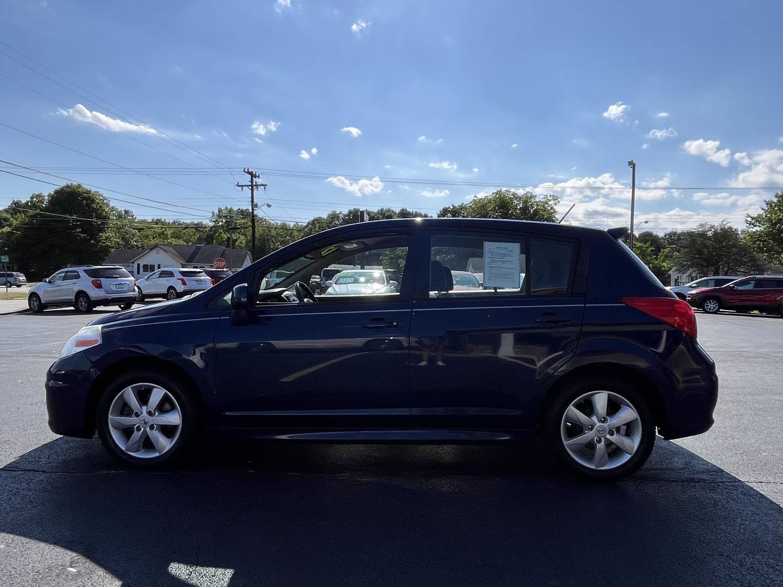 Used 2012 Nissan Versa Hatchback w/ SL Navigation Pkg FWD image 19