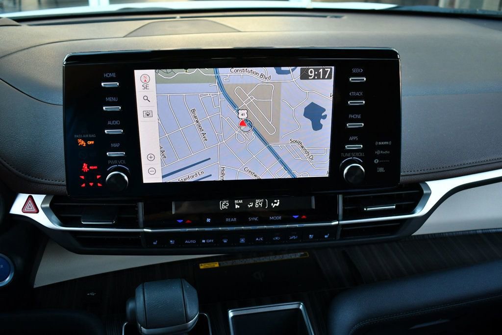 Used 2024 Toyota Sienna Platinum image 55