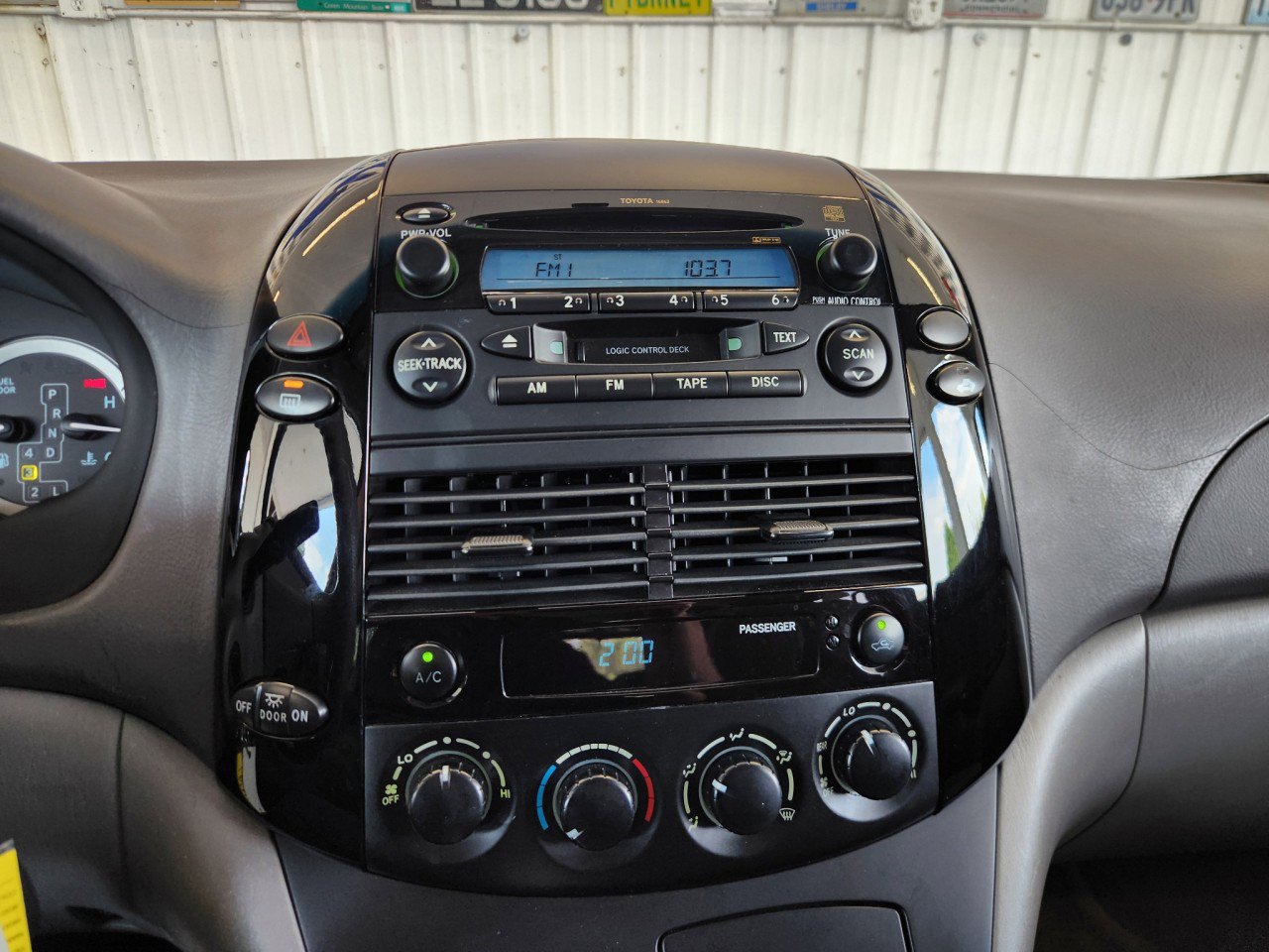 Used 2005 Toyota Sienna LE image 9