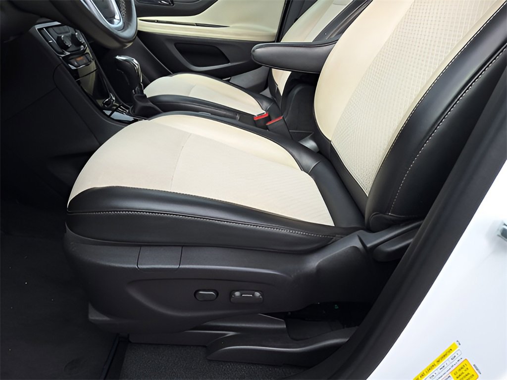 Used 2020 Buick Encore Preferred image 28