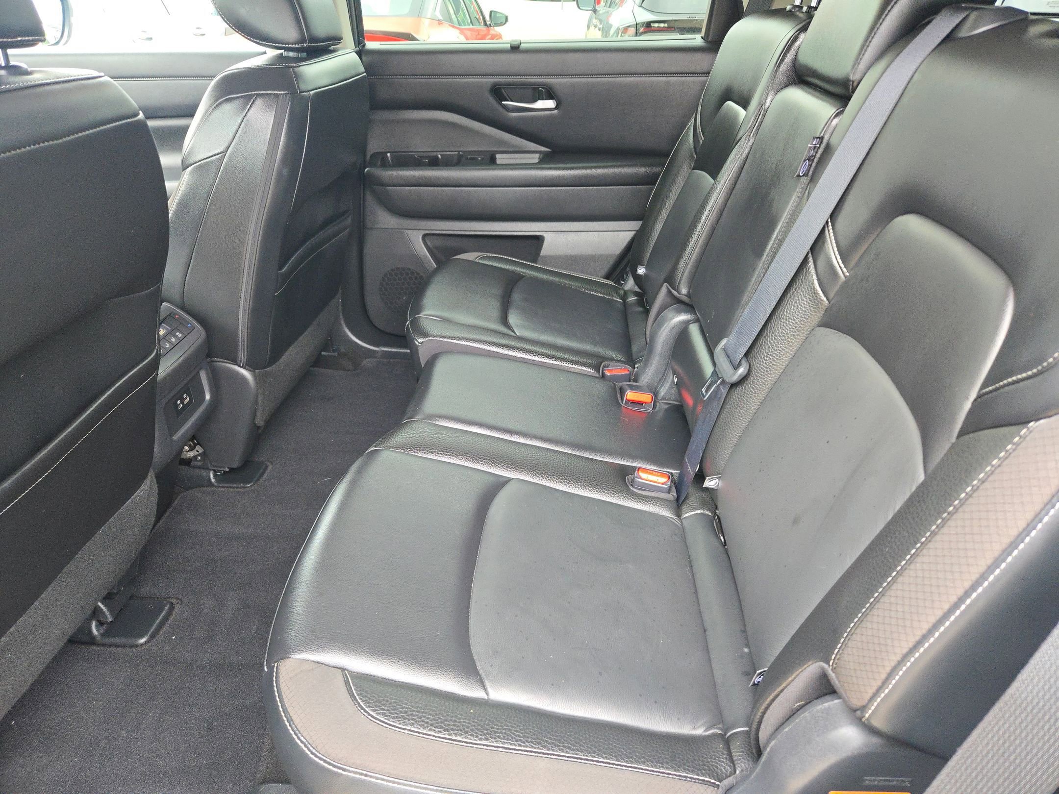 Certified 2023 Nissan Pathfinder SL w/ Black Appearance Package image 13