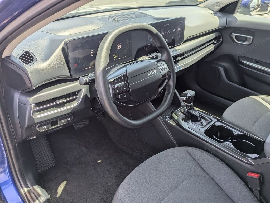 Used 2025 Kia K4 LXS image 16