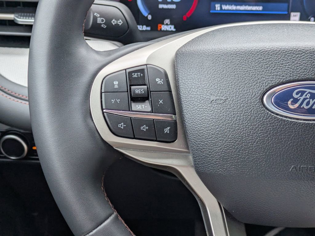 Used 2025 Ford Explorer Active image 18