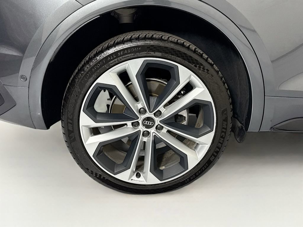 Used 2023 Audi Q5 2.0T Prestige w/ Prestige Package image 34
