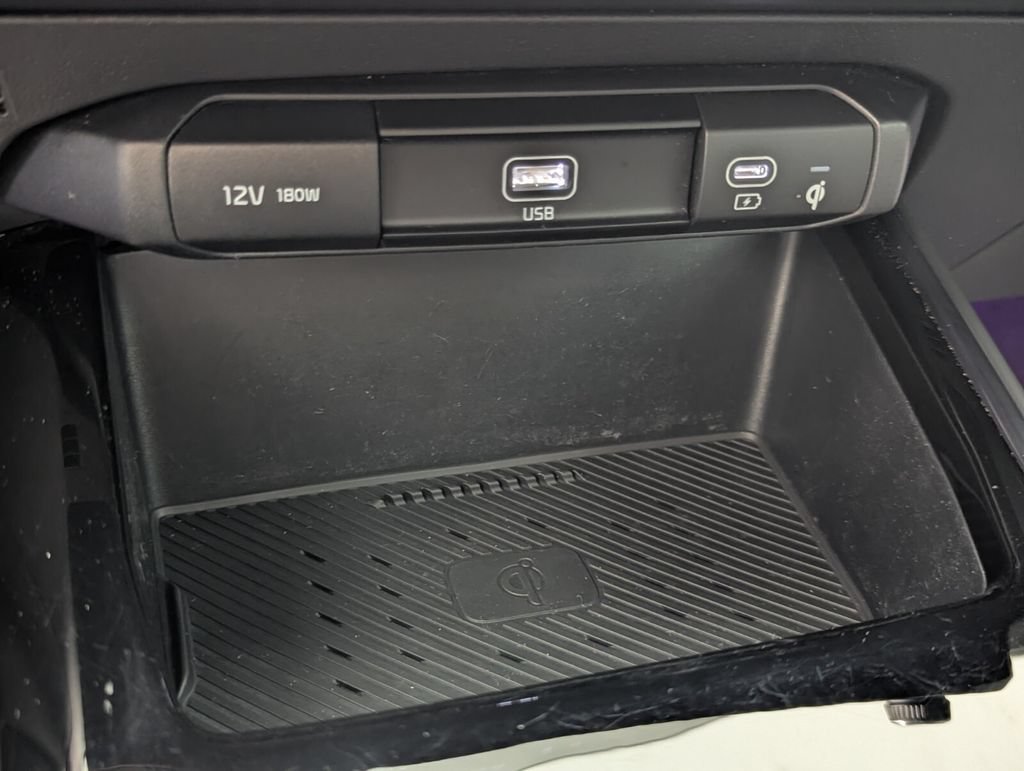 Used 2024 Kia Niro EX FWD image 20