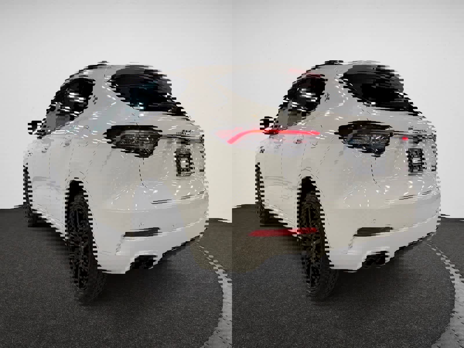 Used 2022 Maserati Levante GT image 3