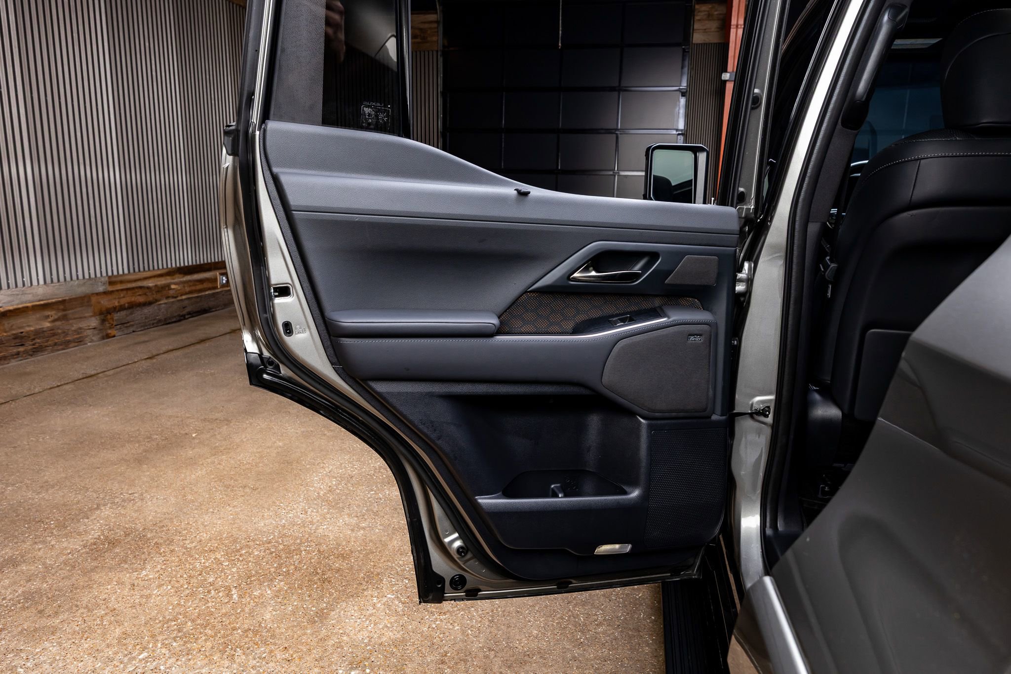 Used 2024 Lexus GX 550 w/ Accessory Package (Z1) AWD/4WD image 38