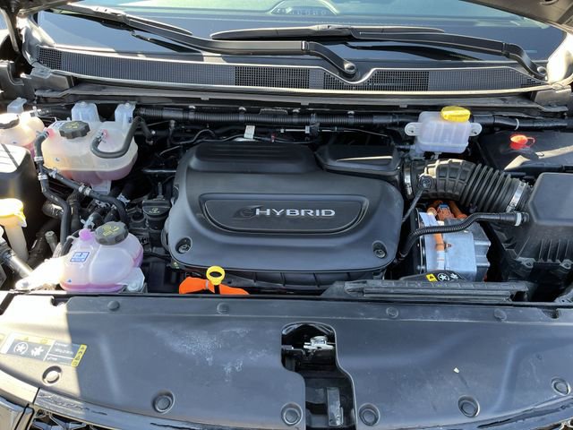 Used 2023 Chrysler Pacifica Touring-L w/ S Appearance Package image 19