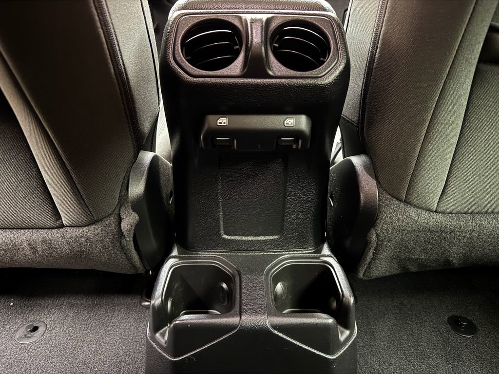 Used 2018 Jeep Wrangler Unlimited Sport S image 25