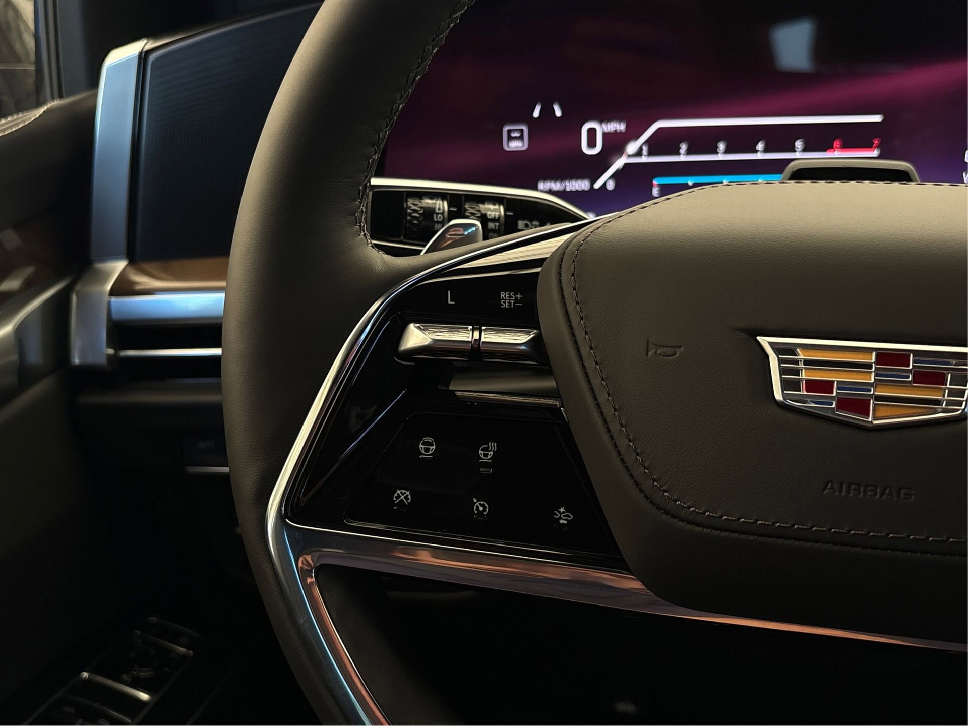 New 2026 Cadillac Escalade ESV Platinum Sport w/ LPO, ONYX Package image 29