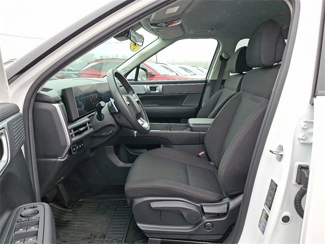 Used 2025 Hyundai Santa Fe SE image 16