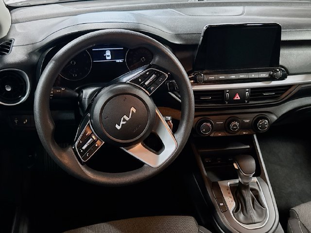 Certified 2023 Kia Forte LXS w/ LXS Technology Package FWD image 19