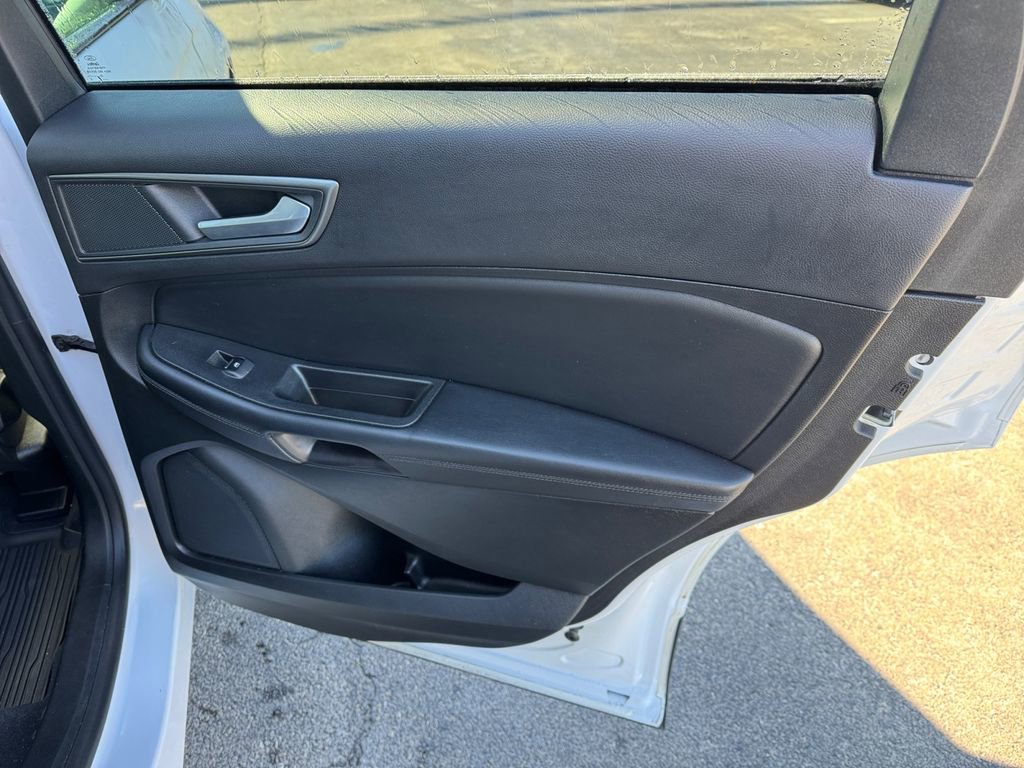 Certified 2024 Ford Edge SE w/ Black Appearance Package image 26