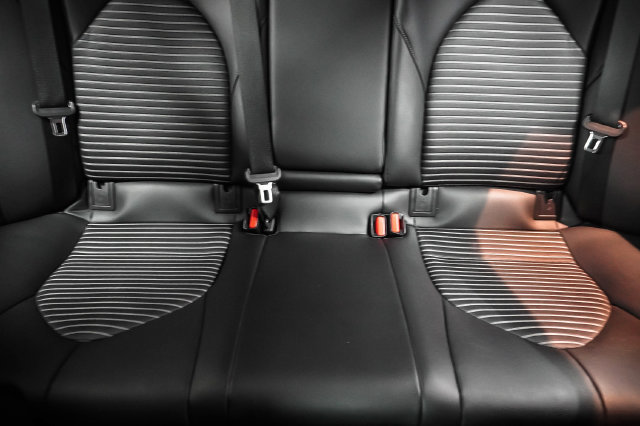 Used 2021 Toyota Camry SE FWD image 19