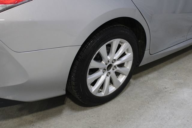 Used 2018 Toyota Camry LE image 25