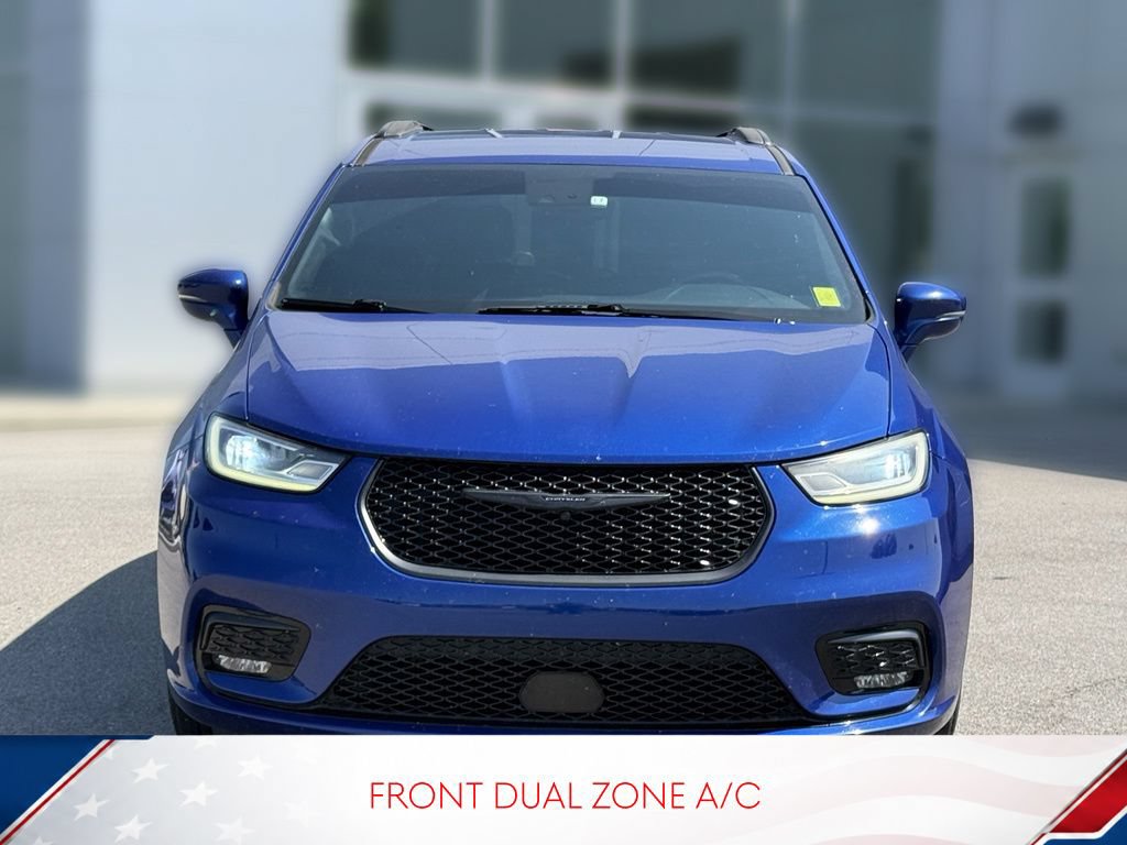 Used 2021 Chrysler Pacifica Touring w/ S Appearance Package FWD image 3