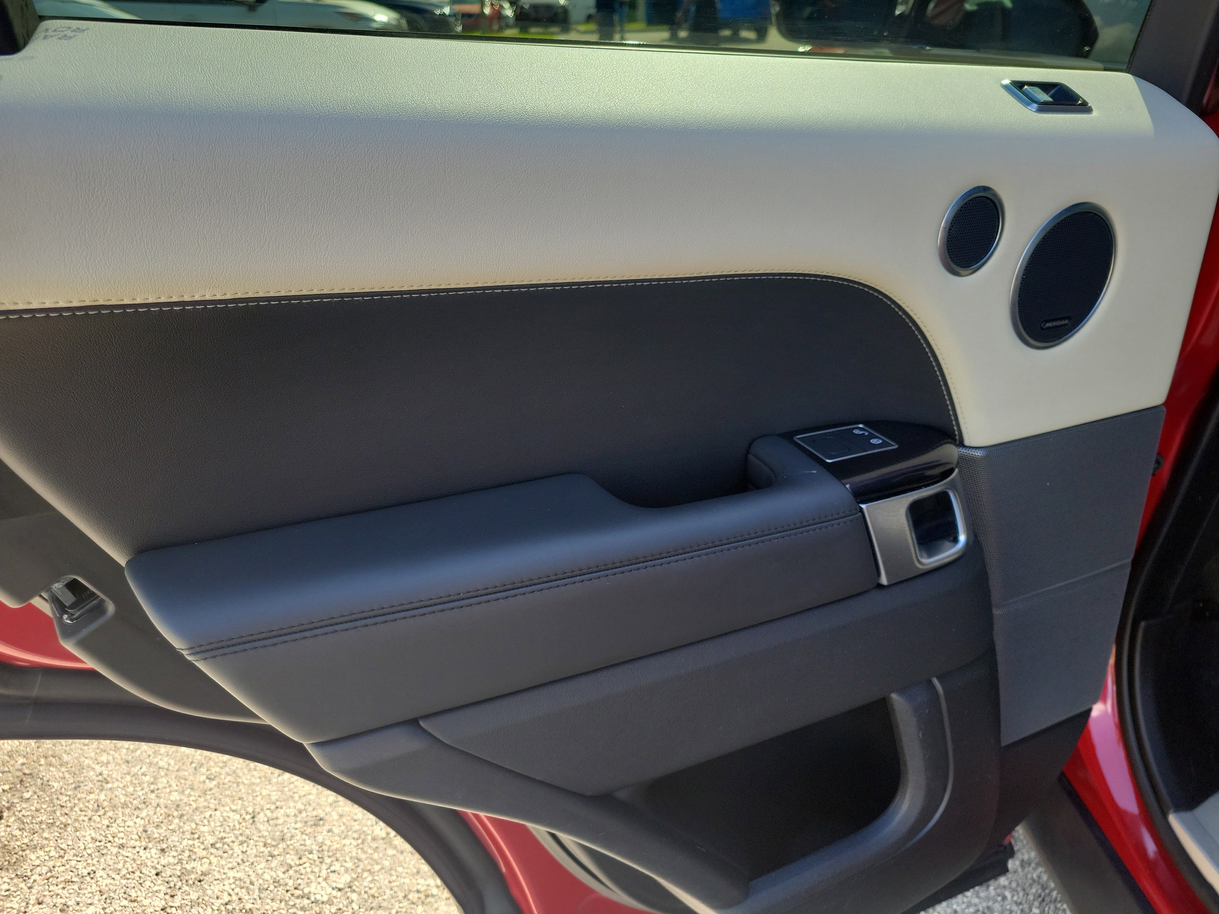 Used 2019 Land Rover Range Rover Sport HSE image 20