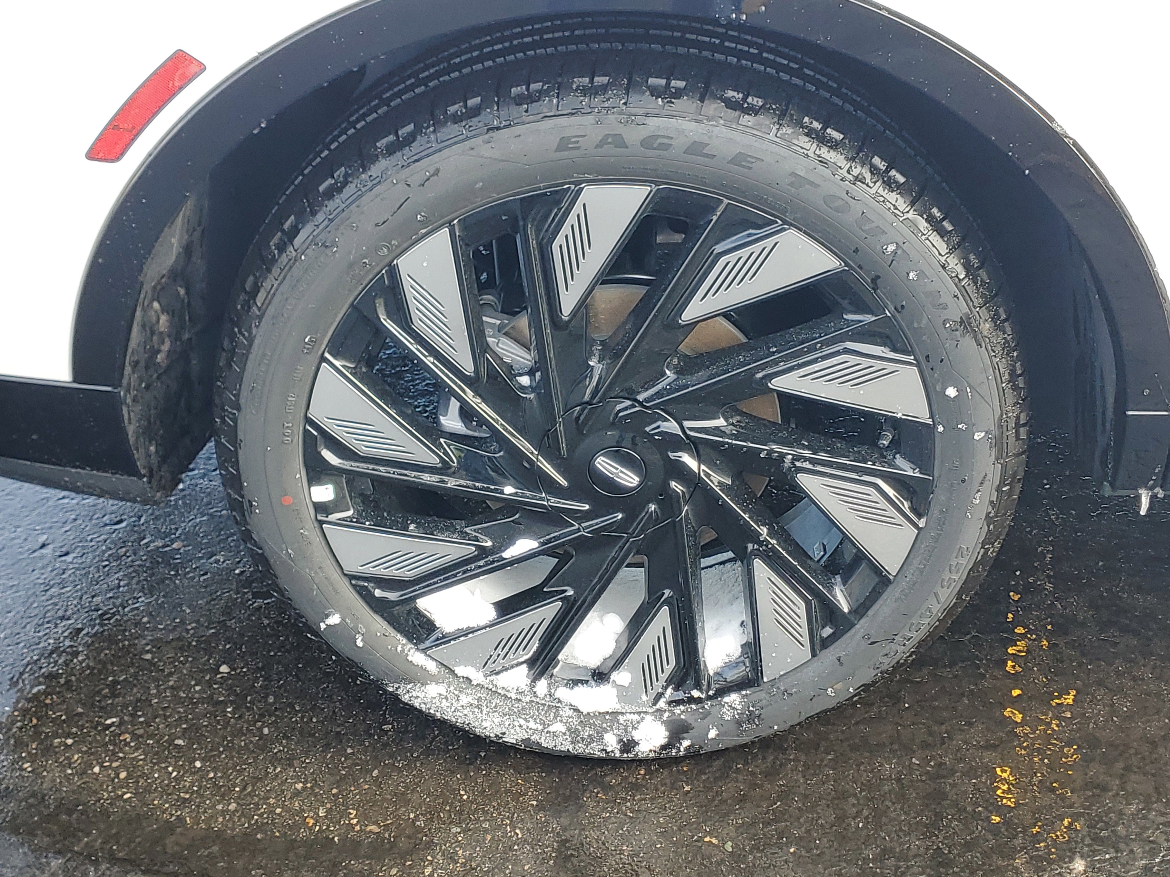 New 2026 Lincoln Nautilus Reserve w/ Jet Appearance Package image 5