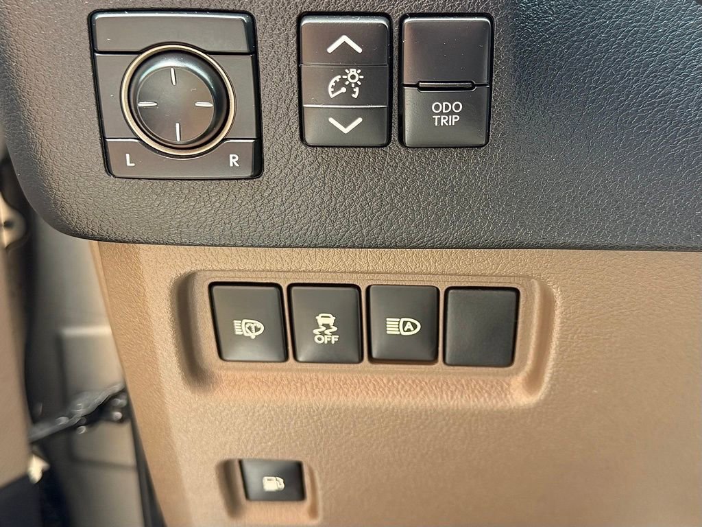 Used 2020 Lexus GX 460 Premium w/ Premium Package image 15