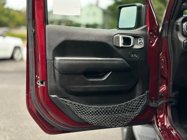 Used 2021 Jeep Wrangler Unlimited Sahara AWD/4WD image 9