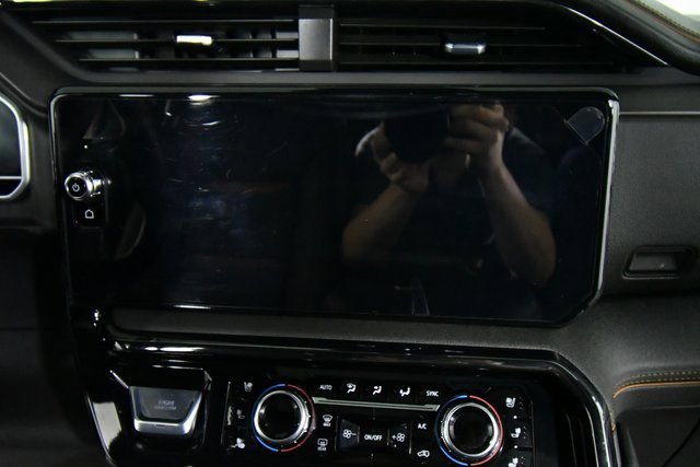 Used 2024 GMC Sierra 2500 AT4 w/ AT4 Premium Plus Package image 4