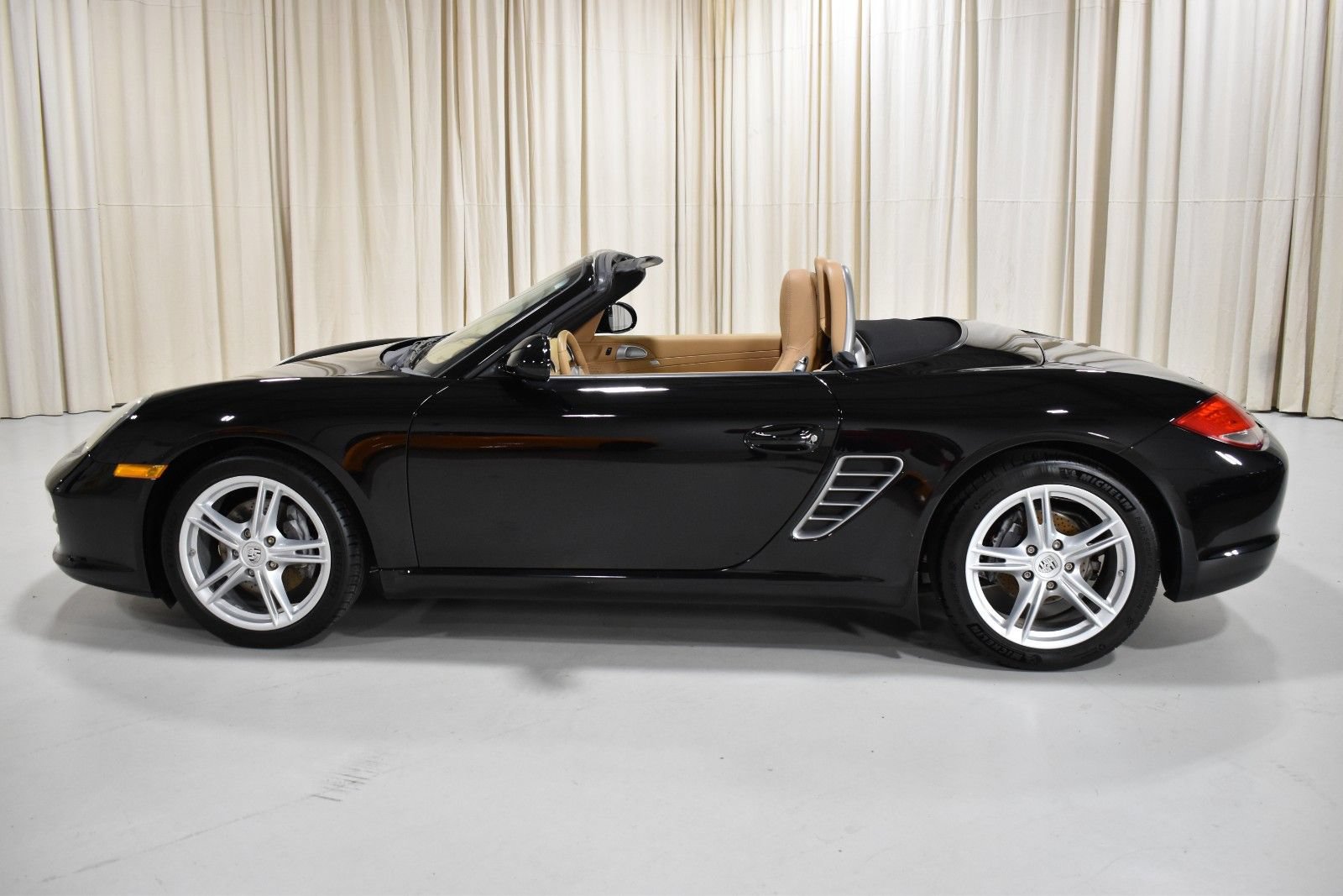 Used 2010 Porsche Boxster RWD image 8