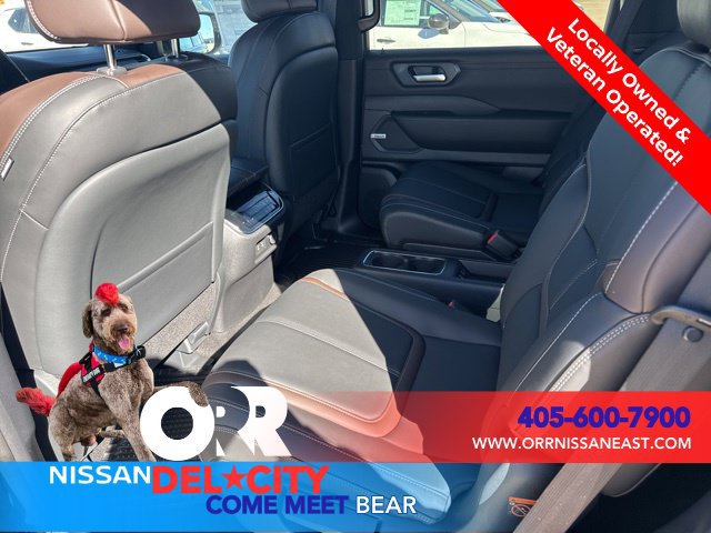 New 2025 Nissan Armada SL w/ Captain's Chari Seat Package AWD/4WD image 11