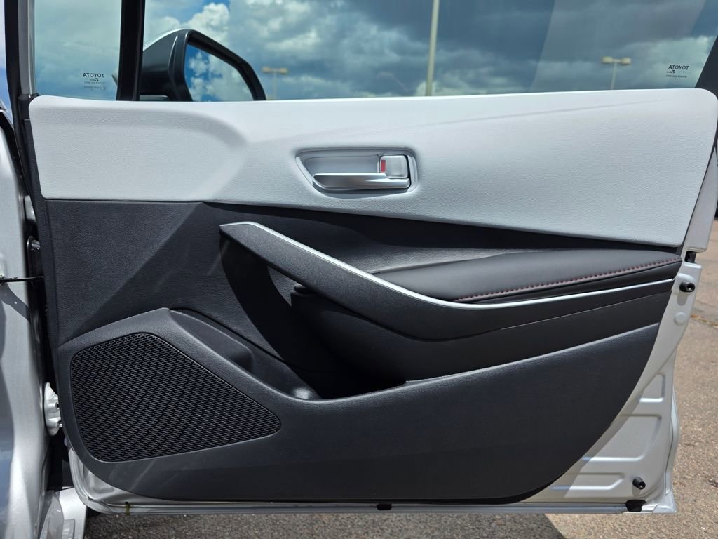 Used 2025 Toyota Corolla SE image 31