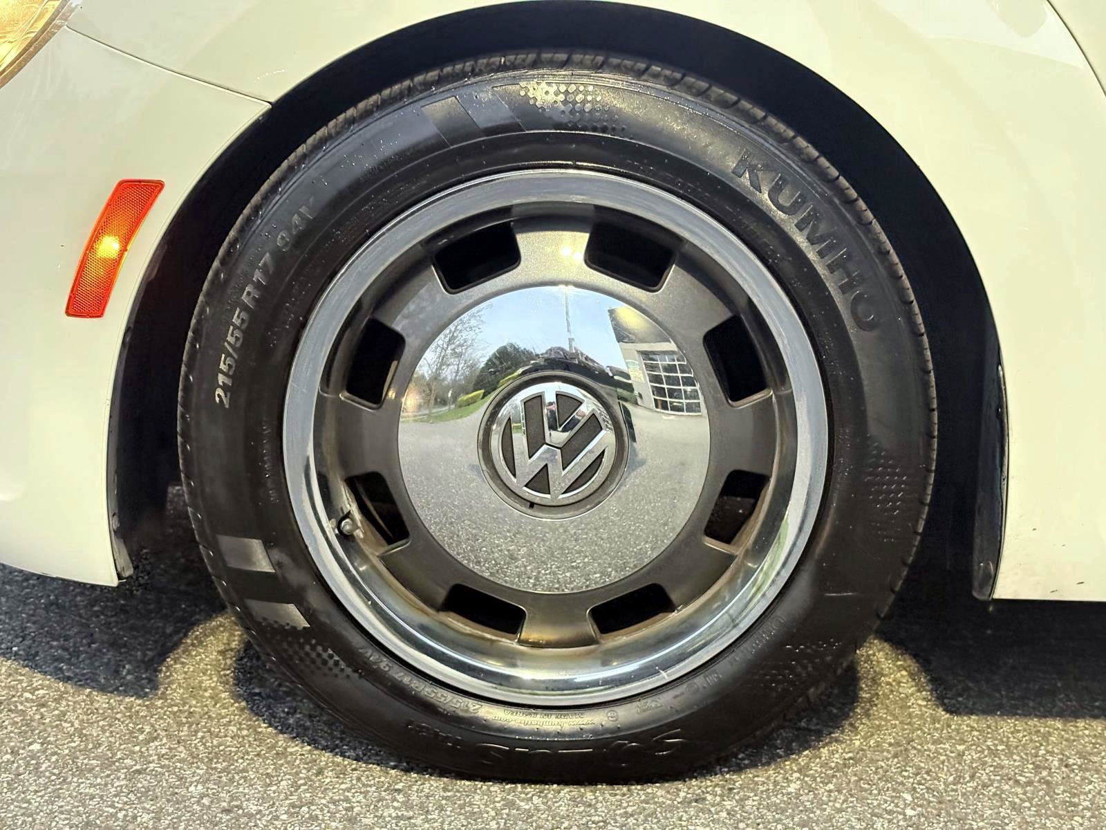 Used 2016 Volkswagen Beetle 1.8T Denim FWD image 30