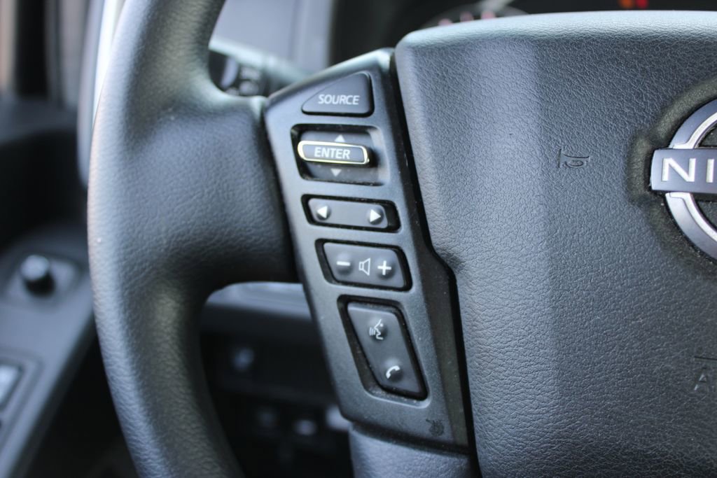 Used 2025 Nissan Frontier SV image 29
