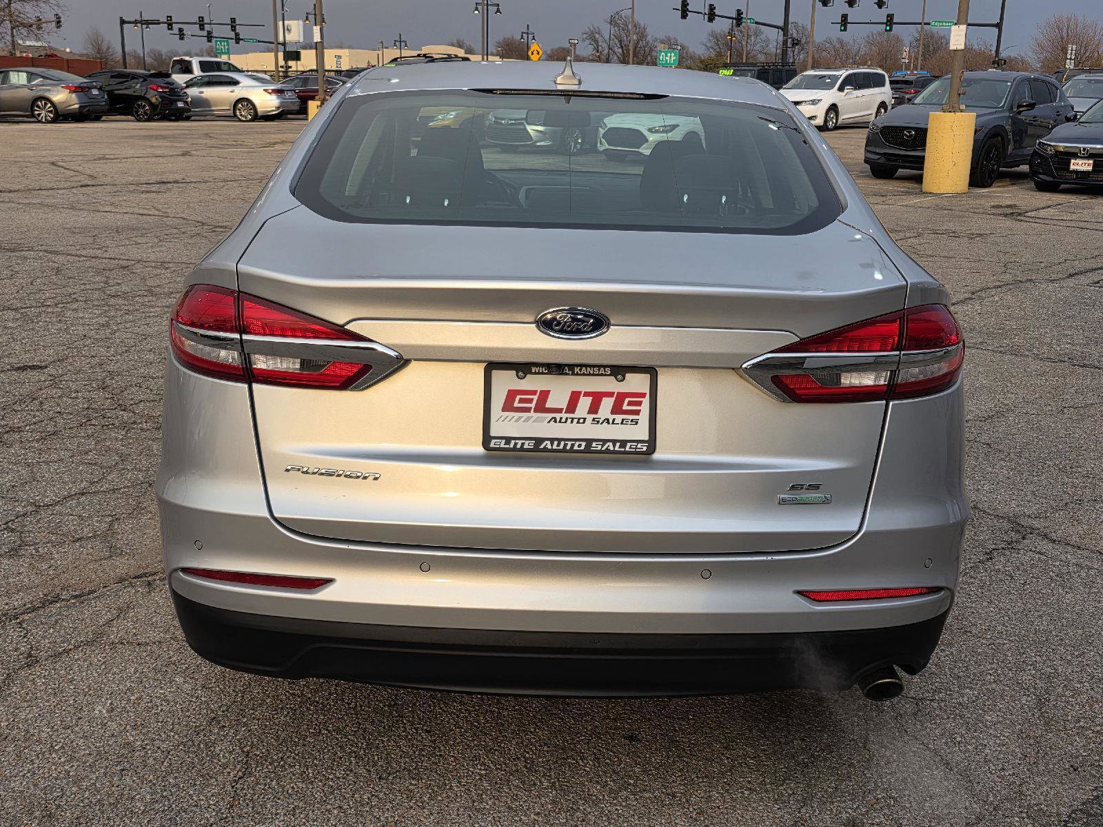 Used 2019 Ford Fusion SE image 6