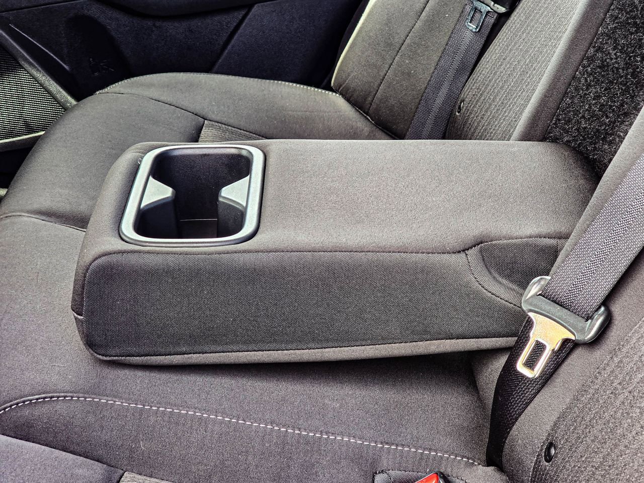 Used 2025 Nissan Altima 2.5 SV image 32