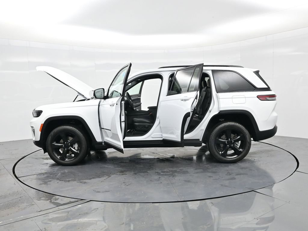 New 2025 Jeep Grand Cherokee Limited w/ Black Appearance Package image 43