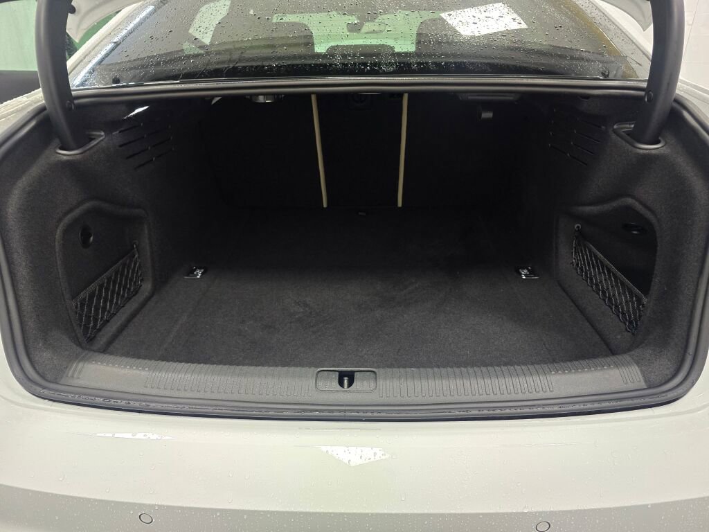 Used 2023 Audi A4 2.0T Premium w/ Convenience Package image 11