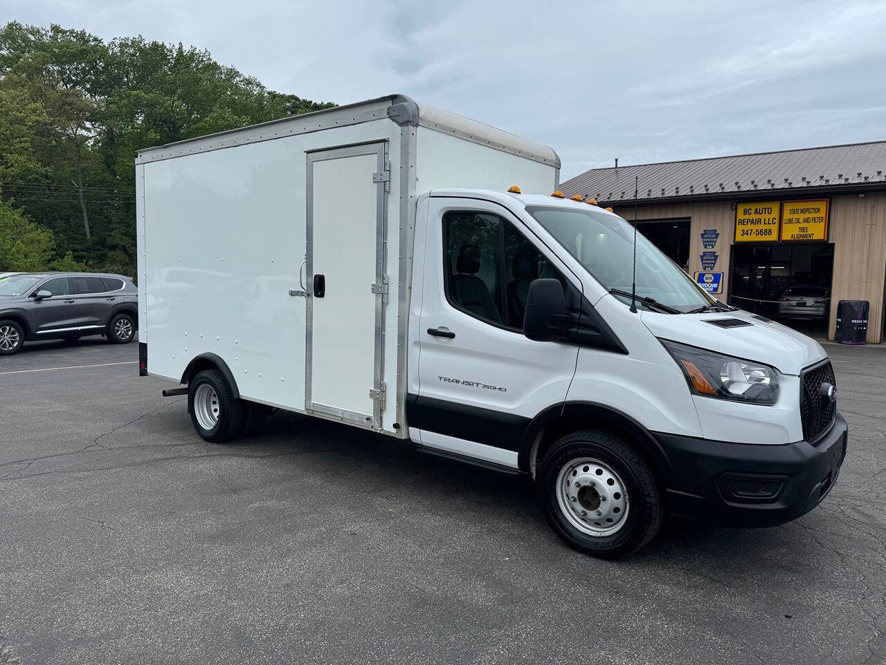 Used 2023 Ford Transit 350 DRW RWD image 1