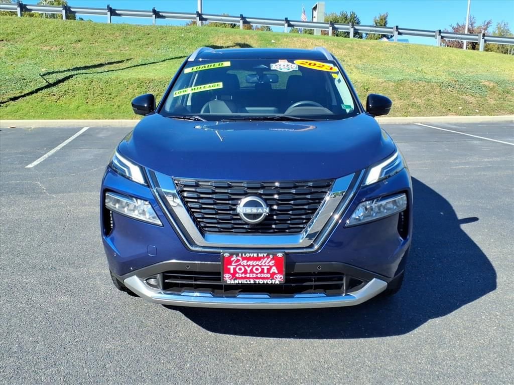 Used 2023 Nissan Rogue Platinum image 2