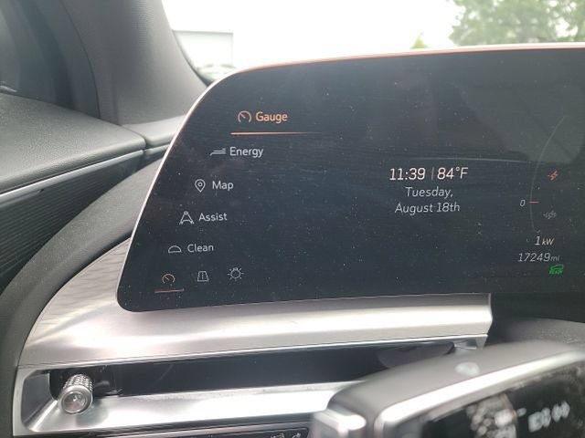 Used 2025 Cadillac Lyriq Luxury RWD image 15