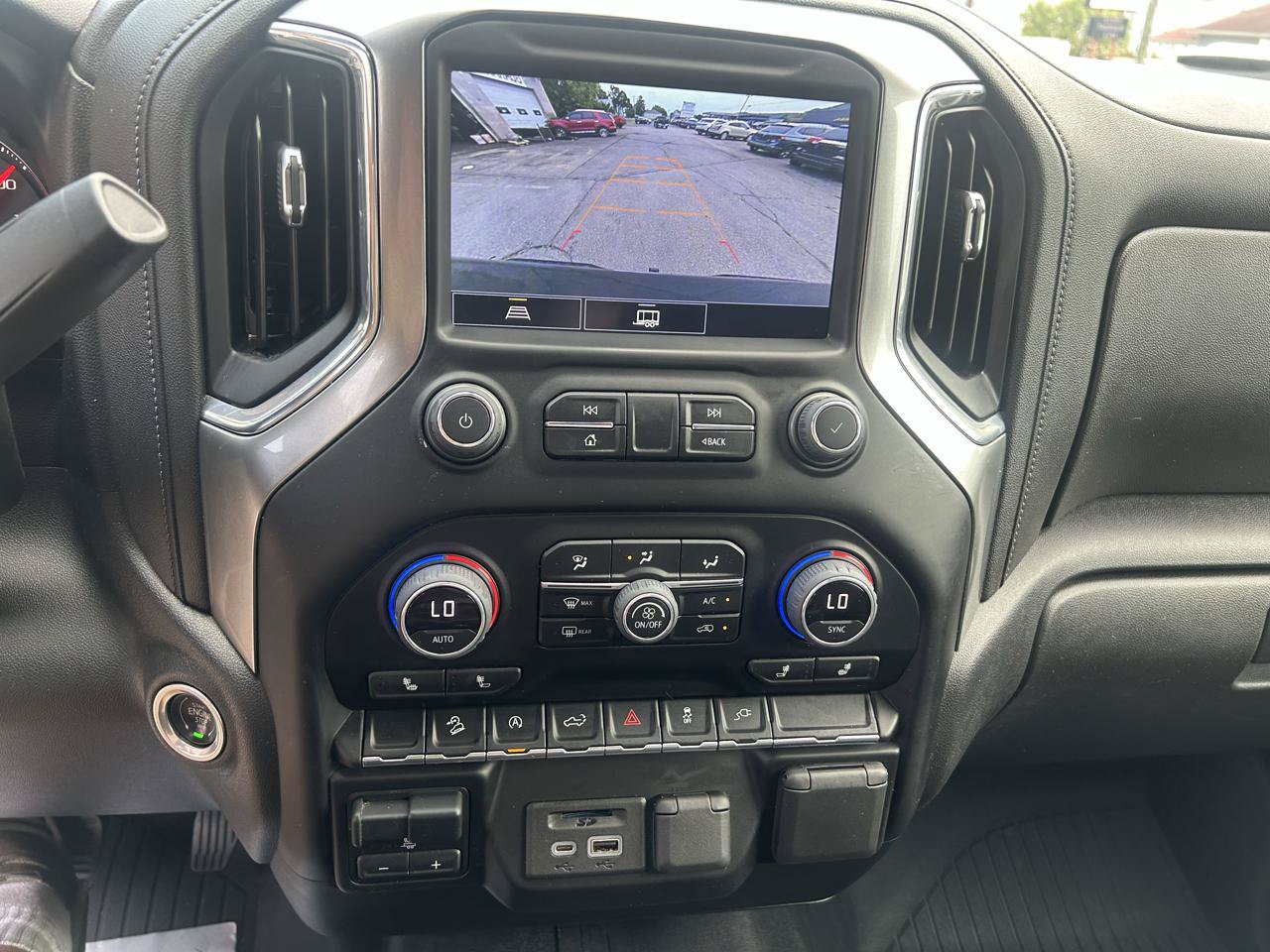 Used 2022 Chevrolet Silverado 1500 LT AWD/4WD image 20