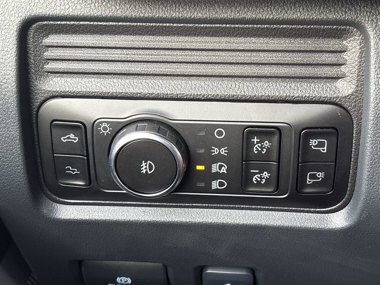 New 2026 Ford F250 Platinum w/ FX4 Off-Road Package image 31